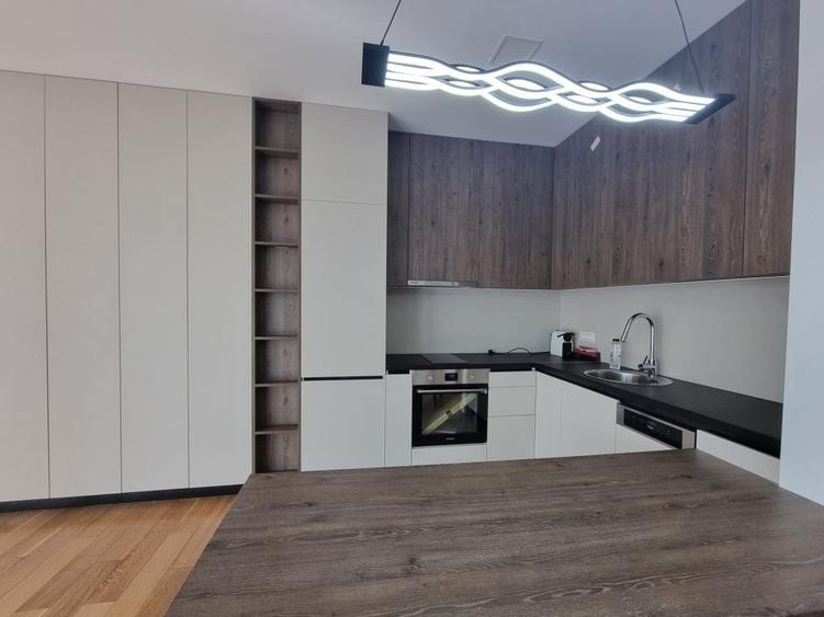 Apartament cu 2 camere semidecomandat, mobilat în Timpuri Noi