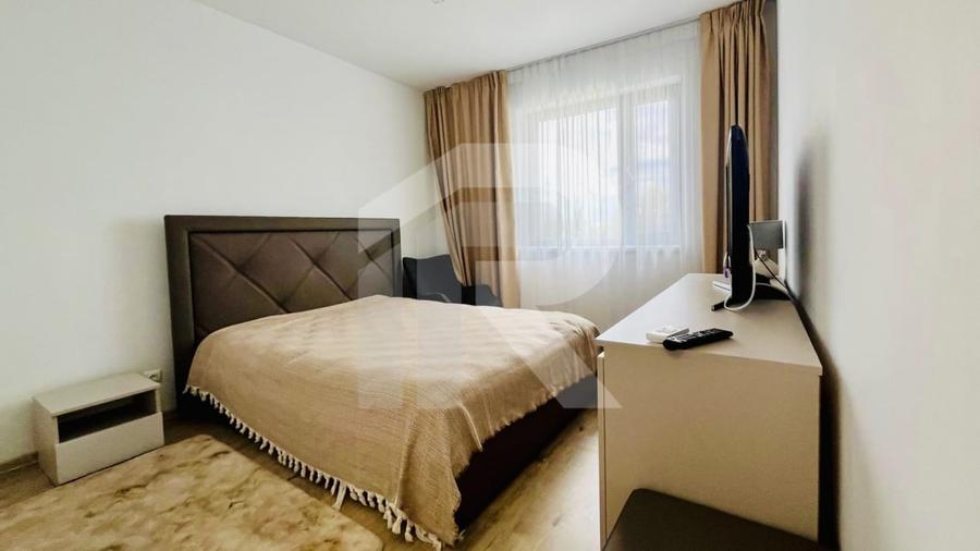Apartament cu 4 camere semidecomandat în Băneasa