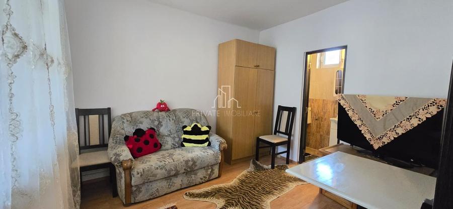 Casă individuală cu 5 camere cu Teren 192 Mp în Central