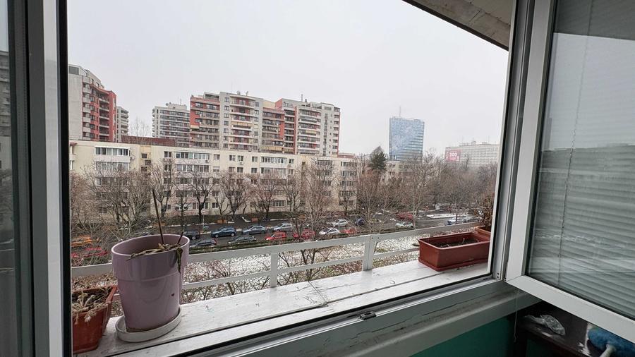 Apartament cu 3 camere semidecomandat, mobilat în Parcul Circului