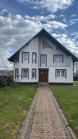 Casă cu 4 camere în Frătăuții Vechi