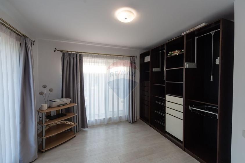 Casă individuală cu 4 camere cu Teren 388 Mp în Nord