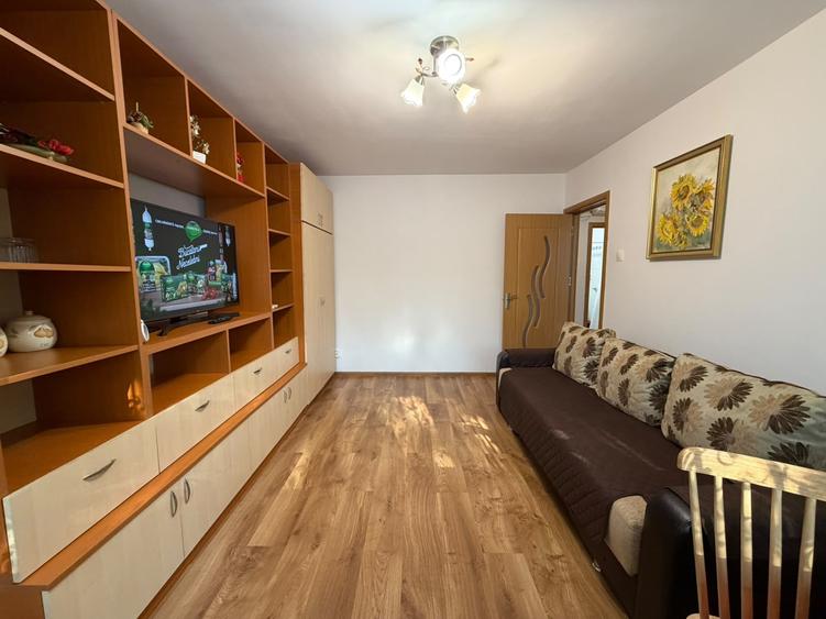 Apartament cu 2 camere decomandat, mobilat în Drumul Taberei