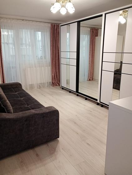 Apartament cu 3 camere decomandat în Dosu Bricii