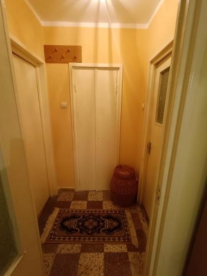 Apartament cu 2 camere semidecomandat în Podu Roș