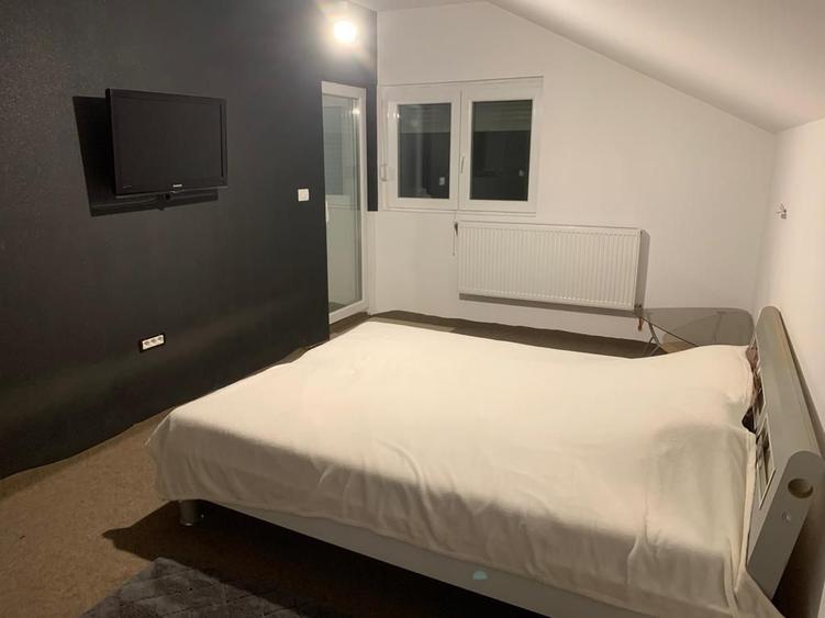 Casă individuală cu 4 camere cu Canalizare în Giarmata