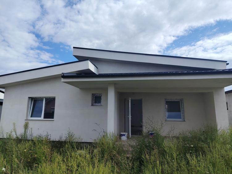 Casă cu 3 camere cu Teren 400 Mp în Oșorhei