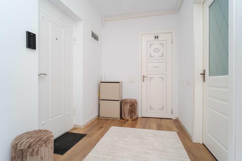 Apartament cu 3 camere semidecomandat, mobilat în Copou