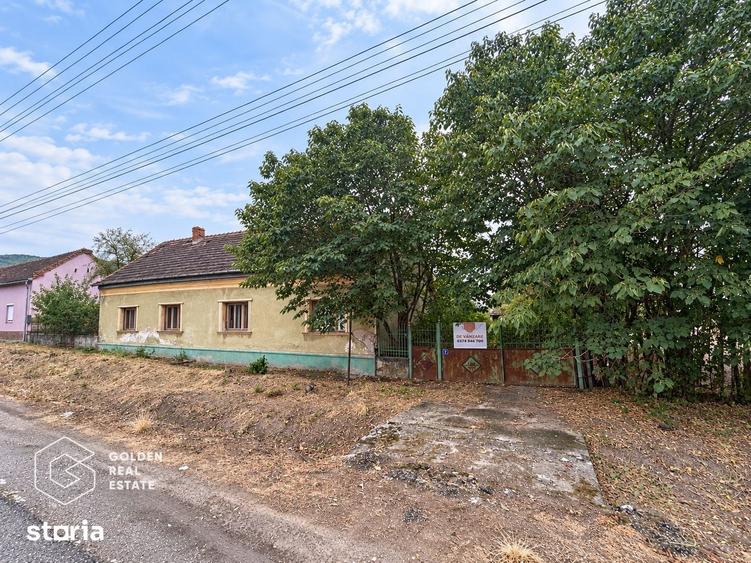 Teren de 3105 mp, în Șiria
