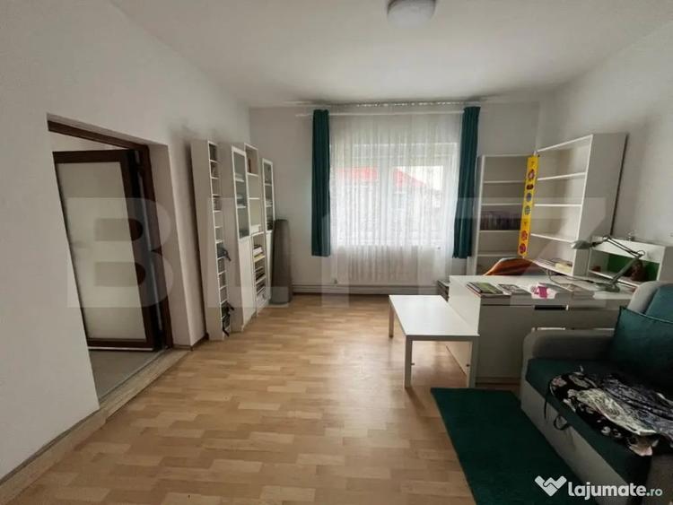 Casă cu 5 camere cu Teren 2000 Mp în Beclean