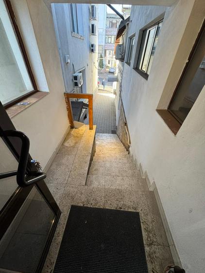 Spațiu comercial, de 300 mp, în Arcu