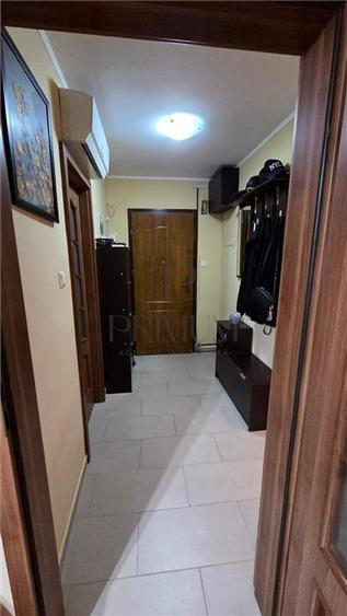 Apartament cu 3 camere decomandat în Torontalului
