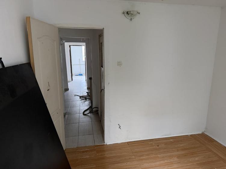 Apartament cu 4 camere decomandat în Pantelimon