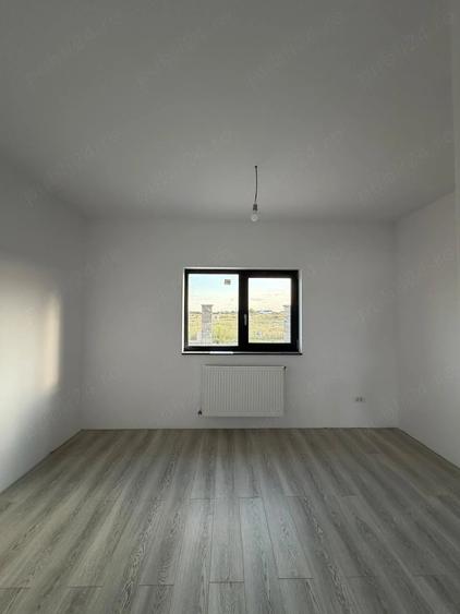 Casă cu 4 camere cu Teren 270 Mp în Moșnița Veche