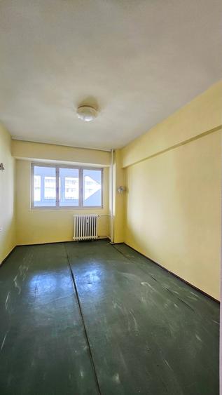 Apartament cu 4 camere decomandat în Chișinau