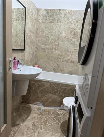 Apartament cu 4 camere decomandat în Aeroport