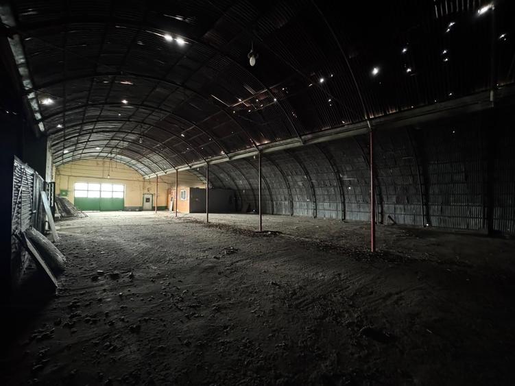 Spațiu industrial, de 130 mp, în Bucium