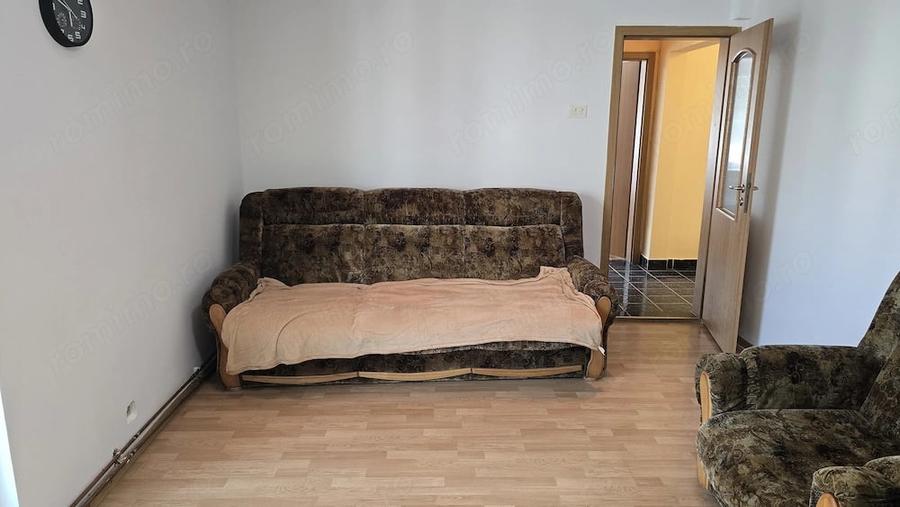 Apartament cu 2 camere decomandat în Piața Centrală