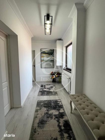 Apartament cu 3 camere semidecomandat în Iorga