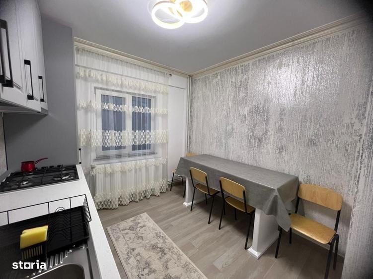 Apartament cu 3 camere decomandat în Alexandru cel Bun