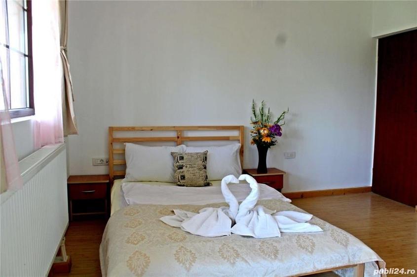 Casă cu 6 camere cu Teren 1412 Mp în Breaza de Sus