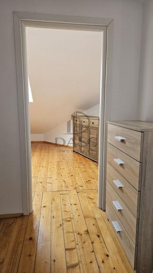 Apartament cu 6 camere decomandat, mobilat în Turnișor