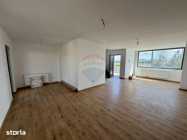 Casă cu 3 camere cu Teren 400 Mp în Golești