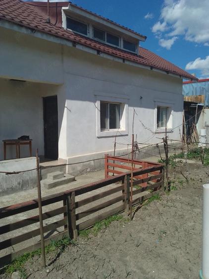 Casă cu 3 camere cu Teren 230 Mp în Central
