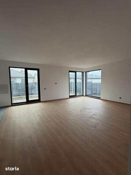 Casă cu 4 camere cu Teren 465 Mp în Sânpetru