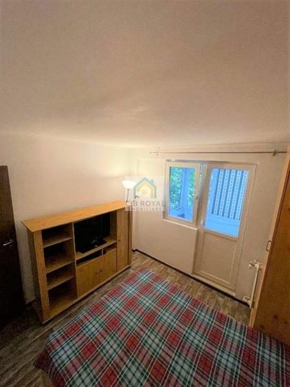 Apartament cu 2 camere decomandat în Victoriei