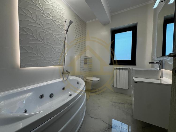 Casă cu 5 camere cu Teren 500 Mp în Dumbrăveni