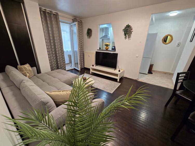 Apartament cu 2 camere semidecomandat în P-ța Amzei