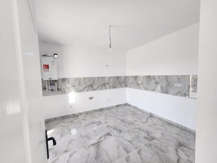 Casă individuală cu 3 camere cu Canalizare în Miroslava