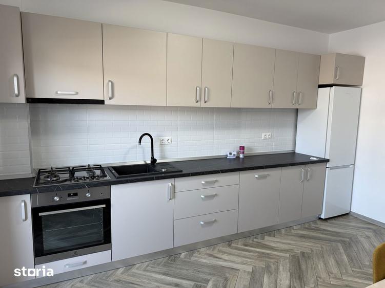 Apartament cu 2 camere decomandat, mobilat în Central