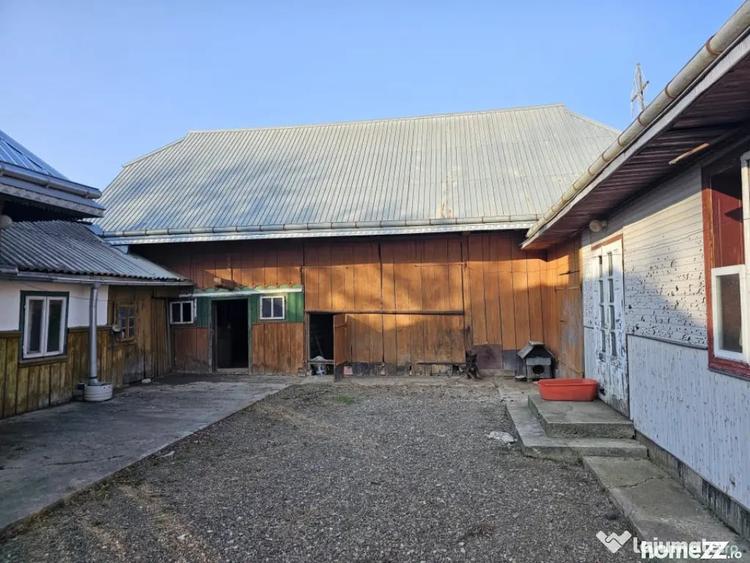 Casă cu 4 camere cu Teren 5400 Mp în Frătăuții Vechi
