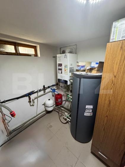 Casă individuală cu 8 camere cu Teren 450 Mp în Zărnești