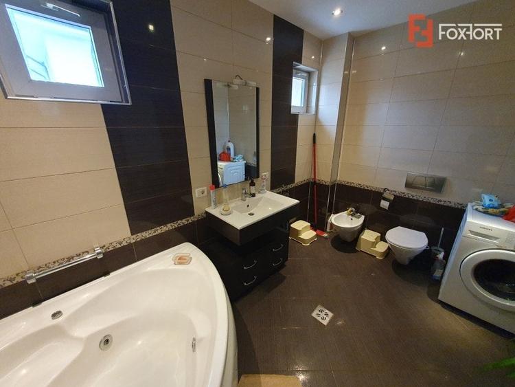 Casă individuală cu 6 camere cu Canalizare în Blașcovici
