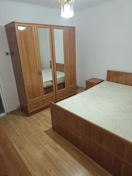 Apartament cu 2 camere decomandat în Pelican