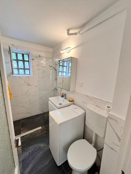Apartament cu 3 camere semidecomandat în Grigorescu