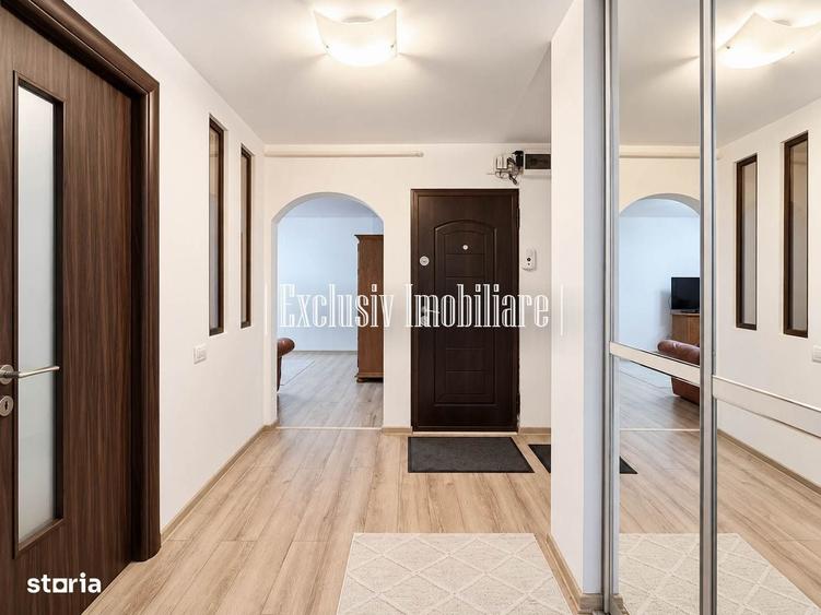 Apartament cu 3 camere decomandat în Central