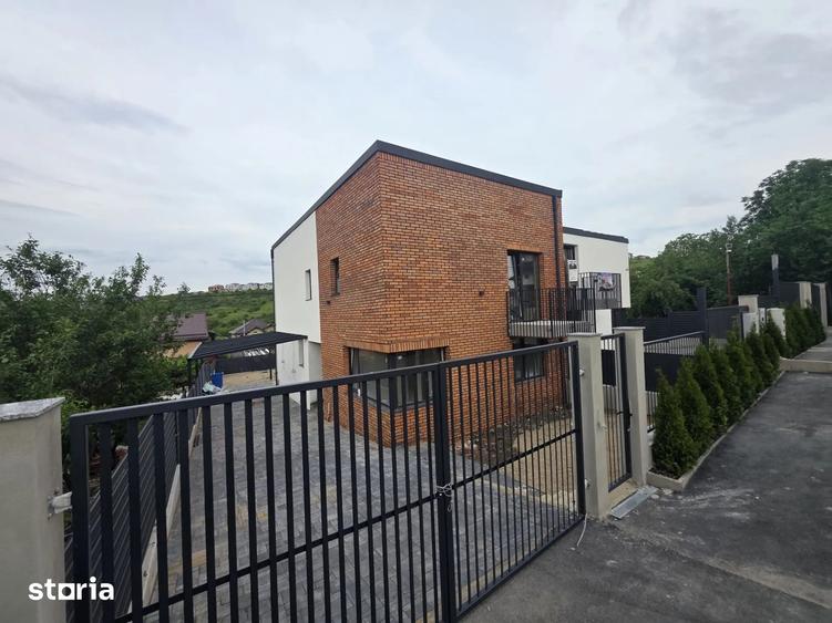 Casă cu 4 camere cu Teren 300 Mp în Merghindeal