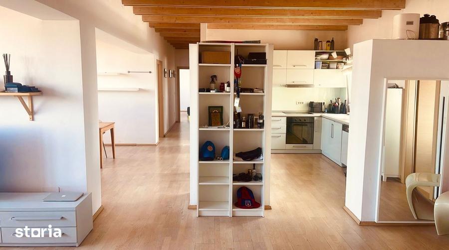 Apartament cu 4 camere în Complex Studențesc