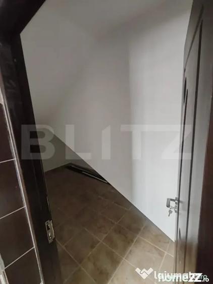 Casă cu 7 camere cu Teren 603 Mp în Central