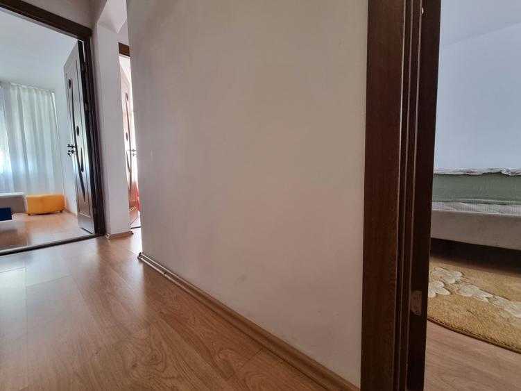Apartament cu 3 camere decomandat în Ștefan cel Mare