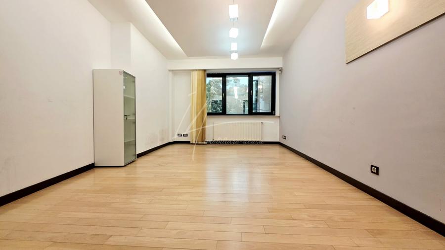Casă individuală cu 6 camere cu Canalizare în Unirii