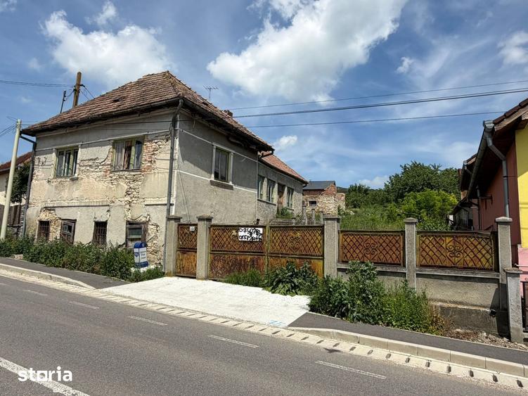 Casă cu 4 camere cu Teren 1775 Mp în Chinteni
