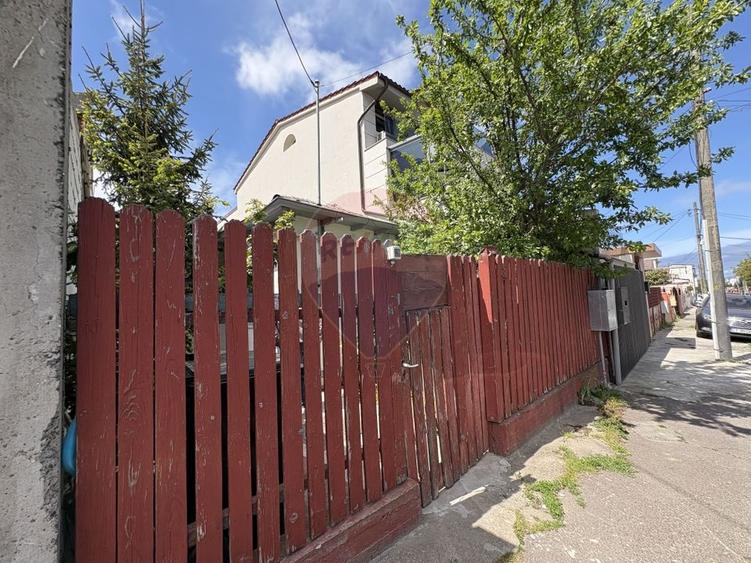 Casă individuală cu 4 camere cu Teren 200 Mp în Coiciu