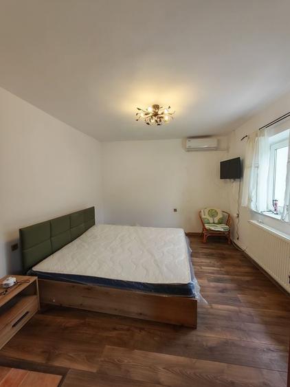 Casă cu 3 camere cu Teren 100 Mp în Exterior Vest