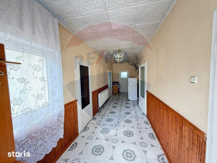 Casă cu 5 camere cu Teren 1056 Mp în Șaru Dornei