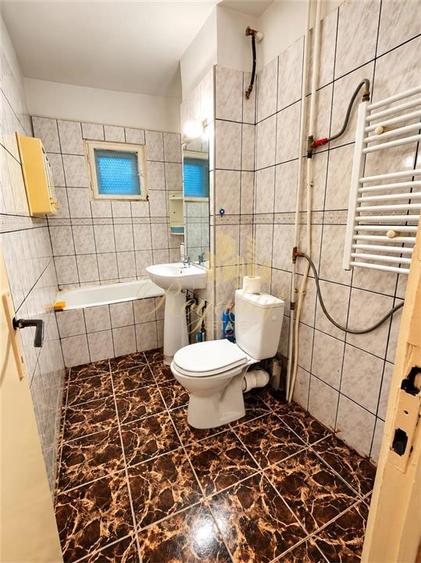 Apartament cu 2 camere semidecomandat, mobilat în Soarelui